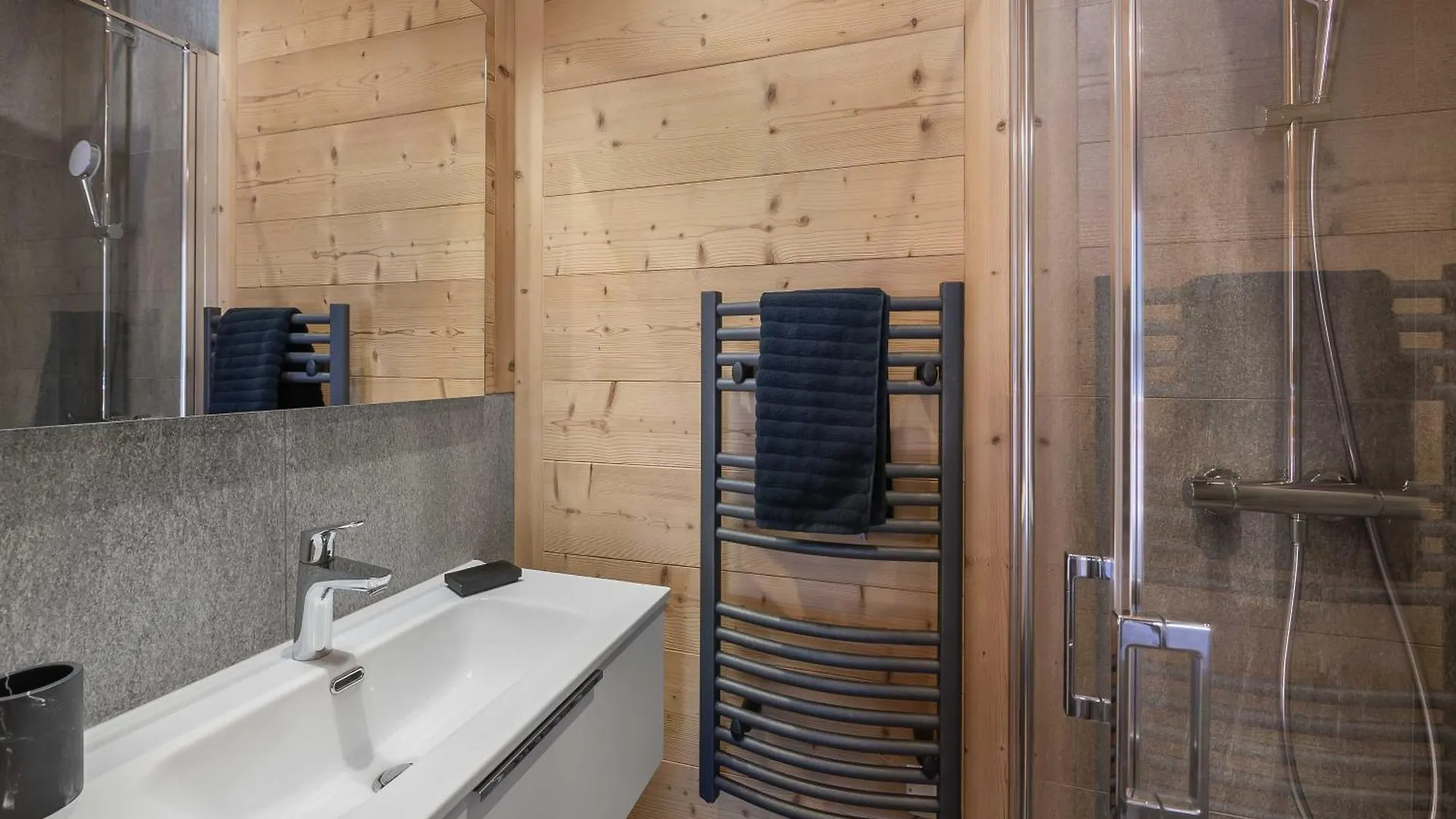 Chalet Mitoyen Neuf 10 Pers Face Au Linga Шатель